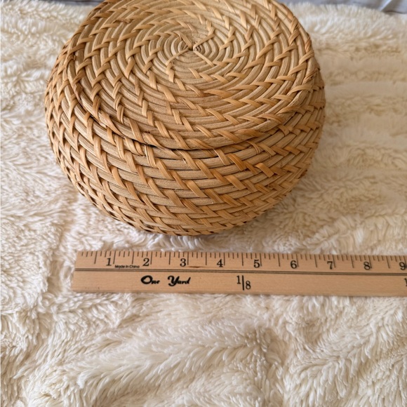Natural Woven Basket Set Nesting Baskets with Lids - Picture 7 of 7